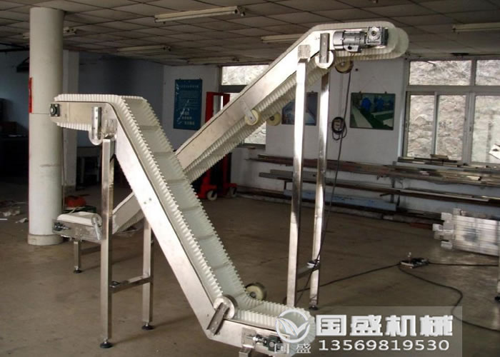 物流中心爬坡皮帶機 物流中心爬坡皮帶機